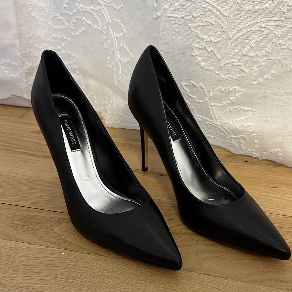 Nine West black leather heels